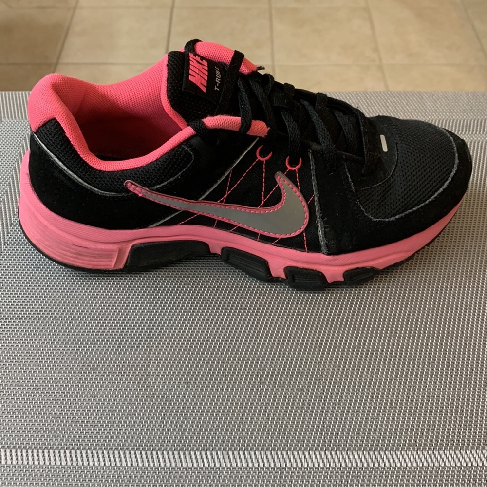 Nike T-Run 5. Girls size 5.5 Y. Fits women size 7.
